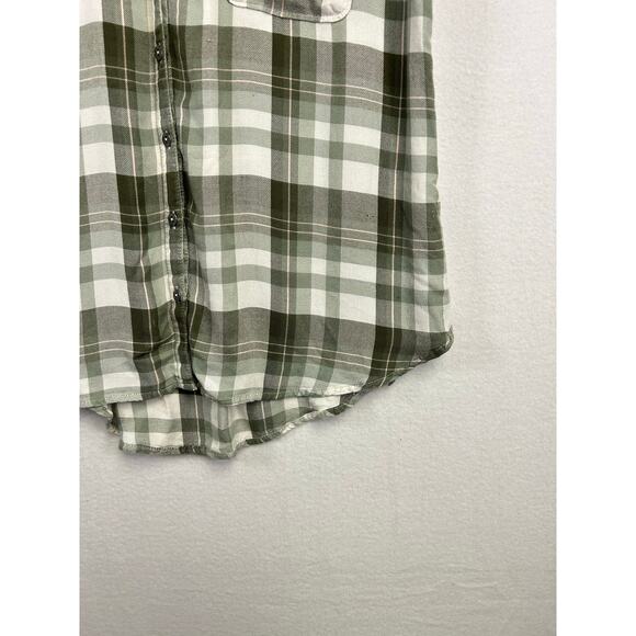 Woman's Short Sleeve Green White Plaid Button Down Top - Size Medium - Picture 5 of 11